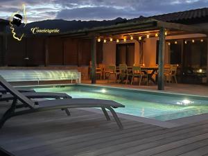 Villas Villa Plein pied 8 pers piscine chauffee privee proche plage San Cipriano Cala Rossa Climatisation WIFI : photos des chambres