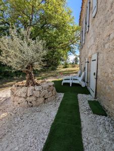 Villas Maison Insolite avec Spa Privatif : photos des chambres