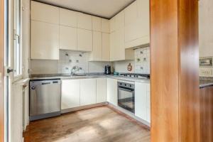 GuestHost - Villa Tina!