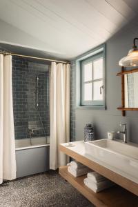 Hotels La Mission Hotel & SPA - l'ile d'Yeu : photos des chambres