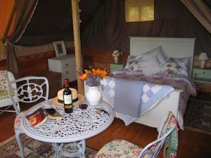 Tentes de luxe Orchid Lodge-The Good Life in France : photos des chambres