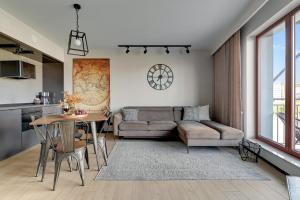 Waterlane Island - Riverview Pool, SPA, Gym & Parking by Downtown Apartments