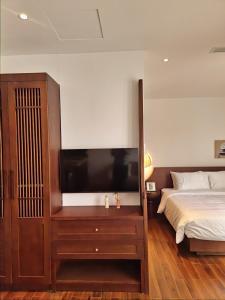 TON THAT THIEP Tropical house Maya Dung