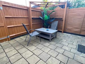 Stylish townhouse-Sleeps 9-Free parking