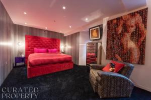 Amazingly Luxurious Loft Apartment, Soho - 3 Bedrooms, 2 Bath & Office