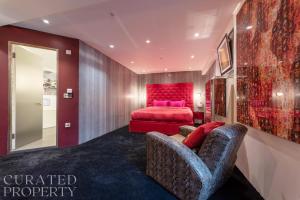 Amazingly Luxurious Loft Apartment, Soho - 3 Bedrooms, 2 Bath & Office