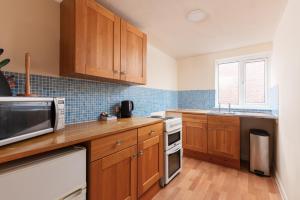 Newton House - Free Parking