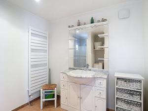 Maisons de vacances Maison 50m2 dans propriete privee a 20 minutes de la mer : photos des chambres