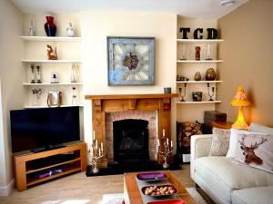 5 Guests - 2 Bedrooms - Free Parking - 1min Beach