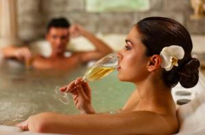 Appartements Love You Suite Romantique Spa 25min du futuroscope : photos des chambres