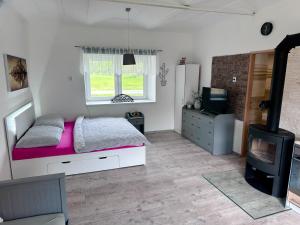 Útulné spaní ve venkovské chaloupce