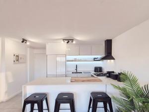 Luxurious Ocean View Beachfront Apartment