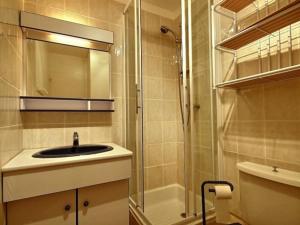 Studio rénové au pied des pistes avec balcon, idéal pour 2 personnes - FR-1-455-117