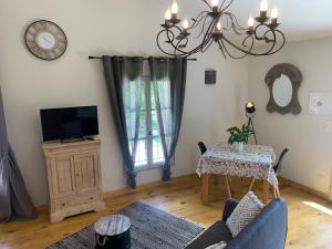 Gite de campagne - Vue jardin- Piscine