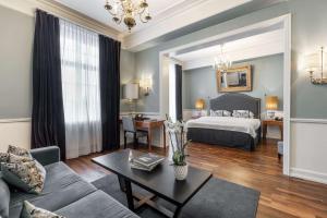 Junior Suite with View room in Grand Hotel