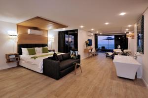 Sea Star Rocks Boutique Hotel