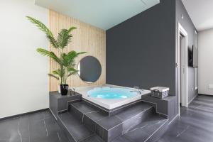 Mezzaluna Luxury Rooms by BarbarHouse