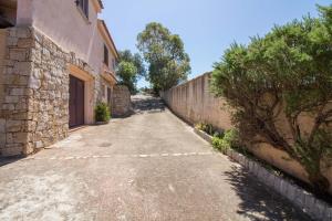 GuestHost - Seaside Apartment with Parking img32