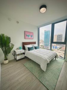 Miami-Brickell Luxury 2BR-2BATH with skyline VIEWS - walking distance to KASEYA-HEAT ARENA & BAYSIDE