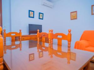Moderno Apartamentos con Garaje Balcones y Aire solo familias y parejas