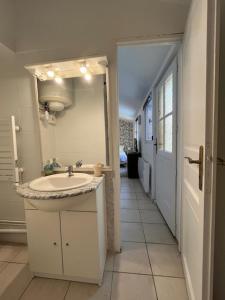 B&B / Chambres d'hotes Le chene fleuri : Studio