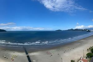 SHB - Piscina, vista mar e “pé na areia” em Santos