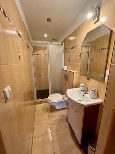 Domček s tenisovým kurtom v srdci Liptova