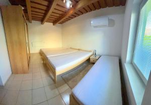 Domček s tenisovým kurtom v srdci Liptova