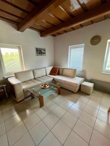 Domček s tenisovým kurtom v srdci Liptova