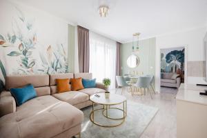 Your Ideal City Escape with Parking Included
