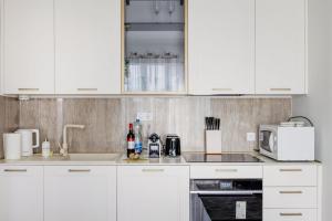 Your Ideal City Escape with Parking Included