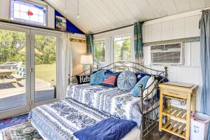 Tiny House with Big Views Cabin in Shiloh!