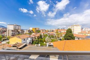 Spacious City-View Apartment Overlooking Shkodër