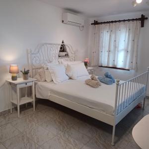 Grandpa Simos Traditional Guest House (B)