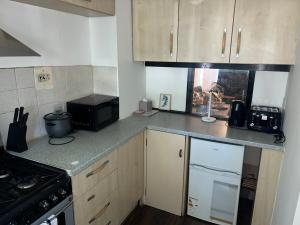Cosy 2BR with garden 6 mins to Edmonton Green Station