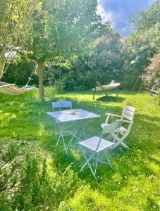 Appartements Chambre studio cuisine independant 2 pers piscine proche Thermes des Fumades : photos des chambres
