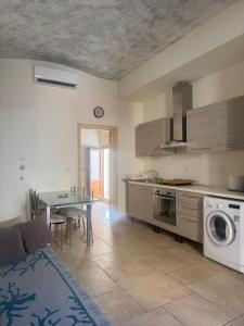 Bilocale via Filomarini vicino corso Roma