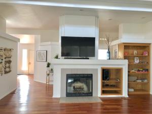 3 B 2 BA home in a Serene, quiet cul de sac
