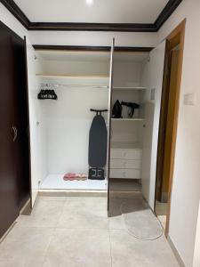 2015 Deluxe 5 guests Close to Metro Station with Paid Parking