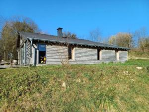 Chalet avec bain à remous à Saint-Loup-Terrier