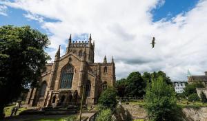 Stylish 2-Bed Apartment in the Heritage Quarter