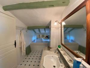 Villas Maison Gasconne, 6 chambres, piscine 14x5, vue sur les vignobles : photos des chambres