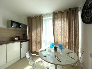 Appartements Agreable 2 chambres avec Parking Proche Orly et T12 : photos des chambres