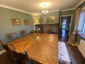 New Forest Country Home with Hot Tub and Open Fire