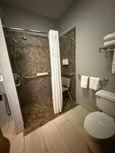 Queen Room with Two Queen Beds, Mobility Access and Roll-In shower, Non-Smoking room in Wingate by Wyndham Minot