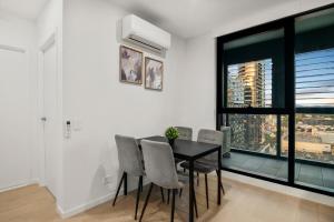 Cozy Box Hill Retreat with Gym, Cinema & Sky Garden