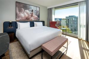 Suite room in Radisson Blu Media Harbour Hotel Düsseldorf