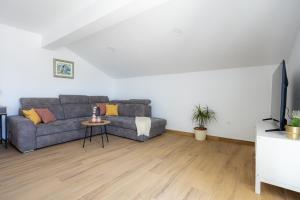 Apartment Skalin - Modern Comfort with a Local Touch