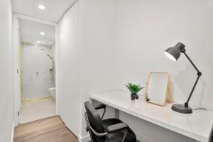 Luxury & Cozy Box Hill living with Shared Pool & Gym