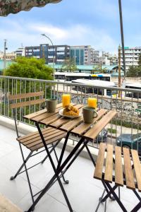 Stylish & Bright Flat Across Metro - 8 to Center